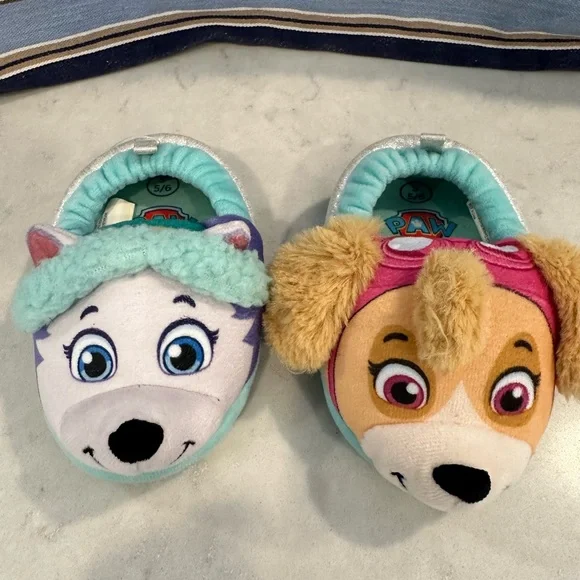 Size 5-6 Toddler Paw Patrol Slippers - Picture 2 of 5